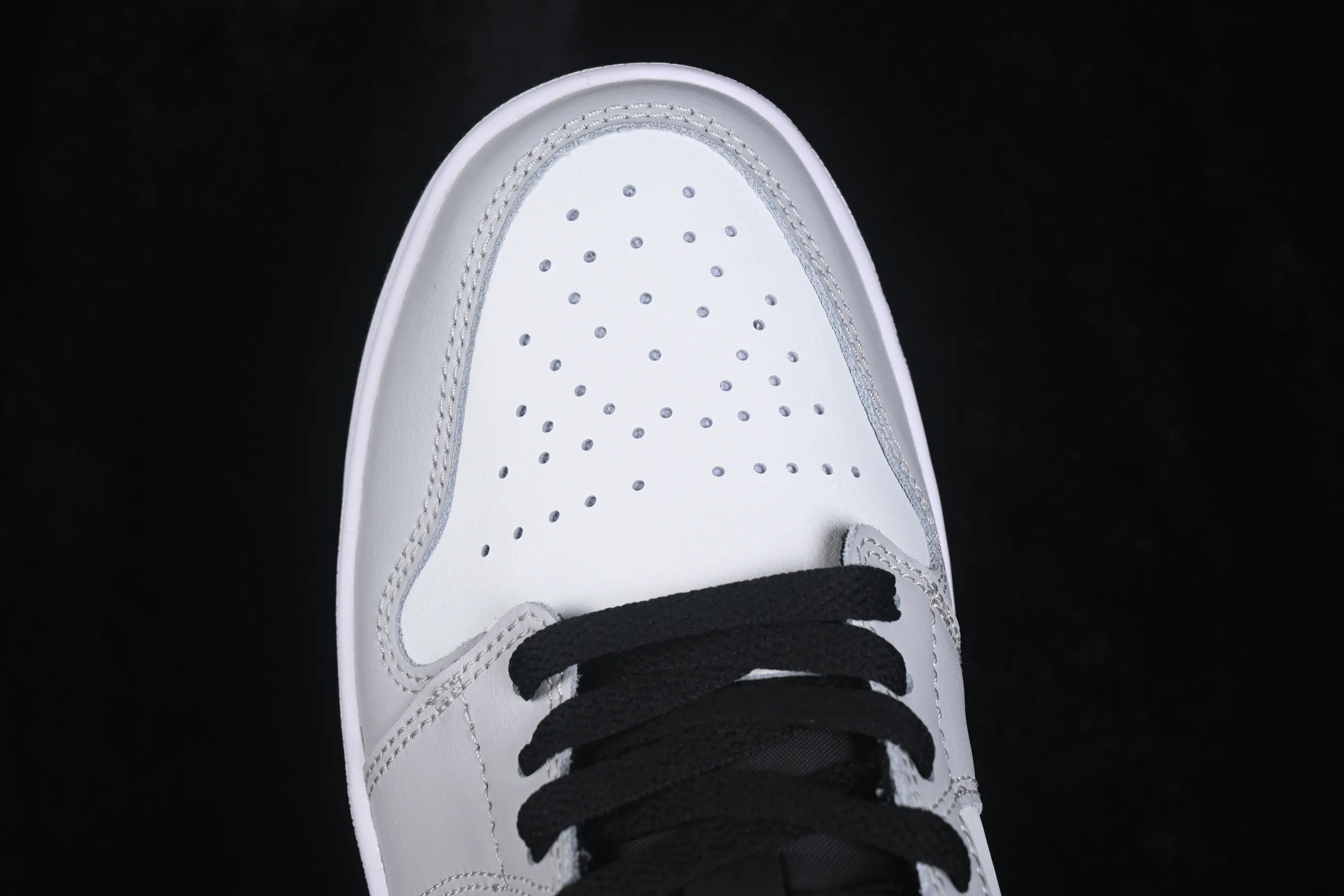 All categories Air Jordan Jordan series basketball shoes Air Jordan 1 Low G version pure original Air Jordan 1 Low AJ1 Joe 1 white gray black hook low-top retro cultural basketball shoes 553558-045
